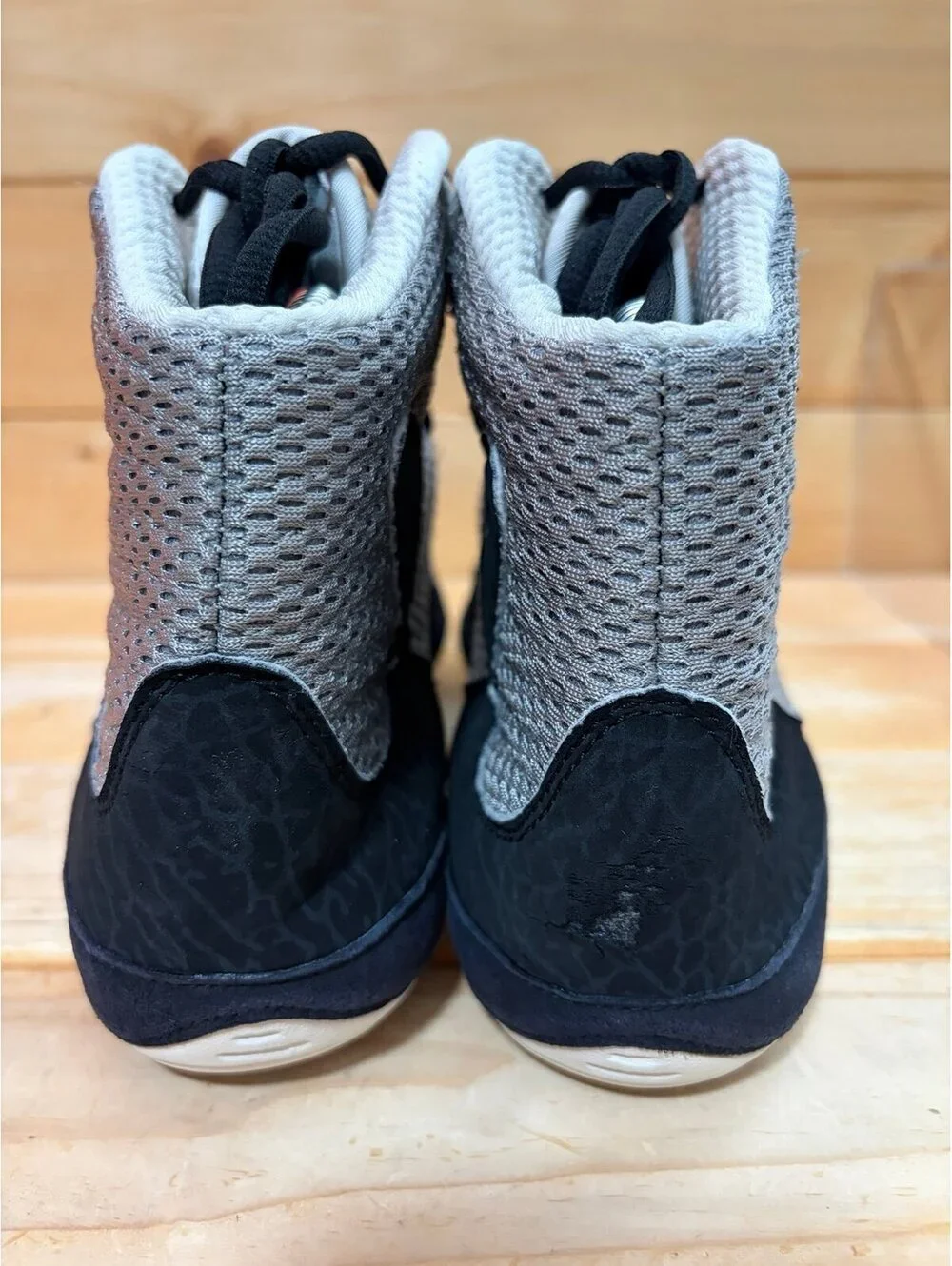 Grey Nike Inflict 3 wrestling shoes 325256-001 Men’s size 6 / Womens size 7.5